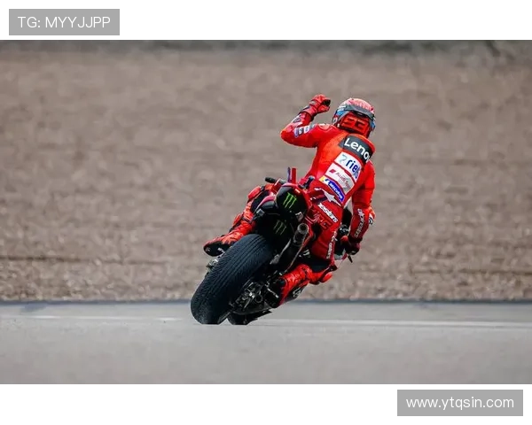 2025年MotoGP赛季开幕战精彩回顾 瓦伦蒂诺罗西复出引爆赛场热潮